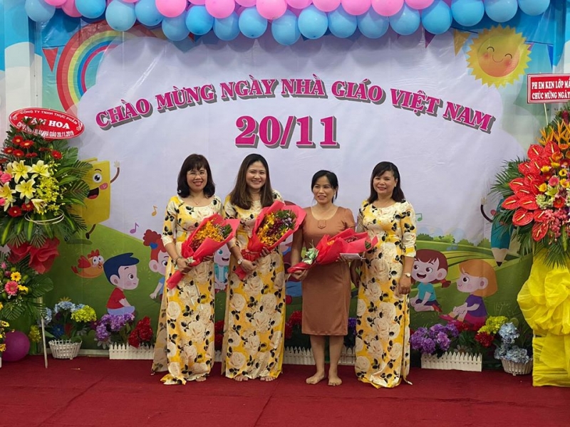 cac be tang hoa cho co nhan ngay 20 11 2019