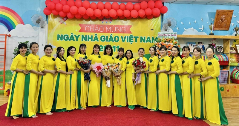 le hoi 20 11 truong mam non viet my