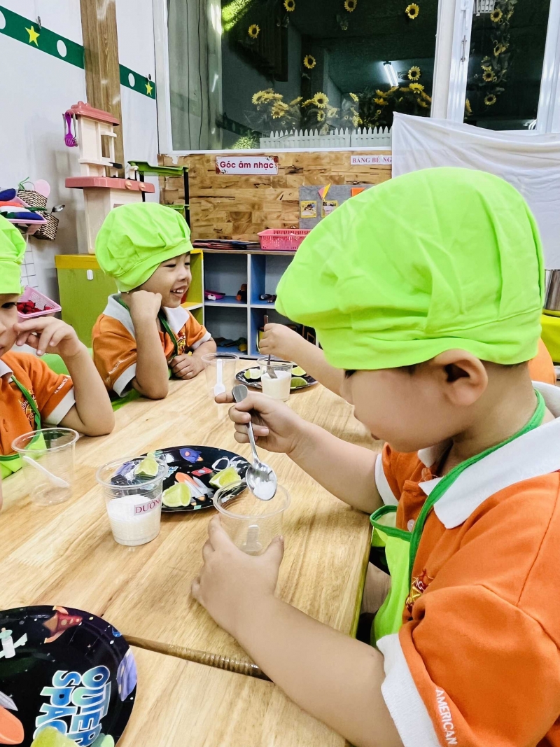 vui pha nuoc chanh   choi 1