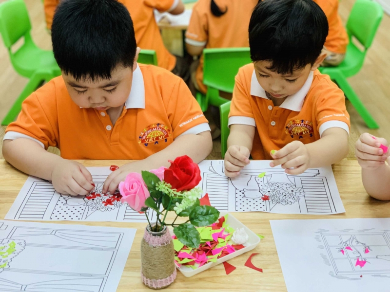 hoat dong thu cong xe dan hoa trang tri cua so   choi 2