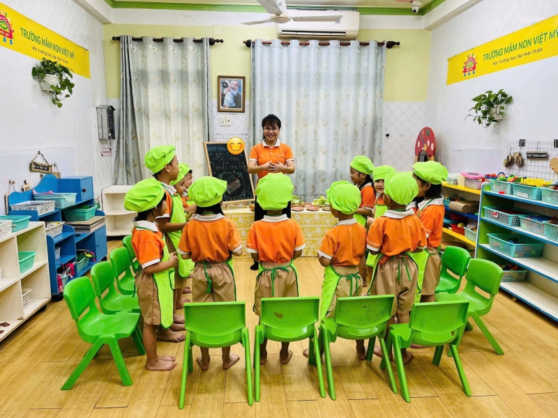 ho   t      ng tr   i nghi   m l  m b  nh m     l   4