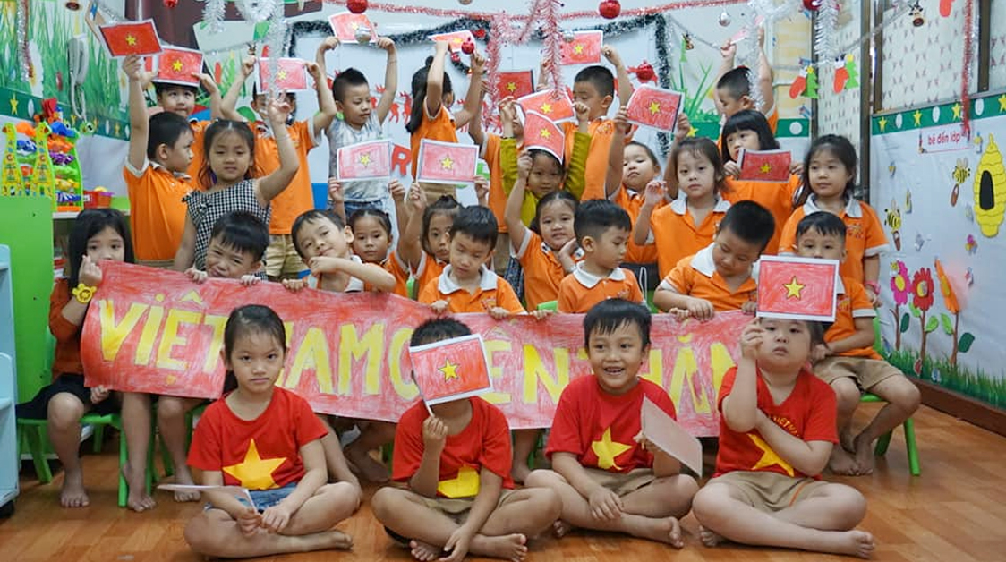 Cac-be-truong-mam-non-viet-my-co-vu-bong-da-sea-games-30